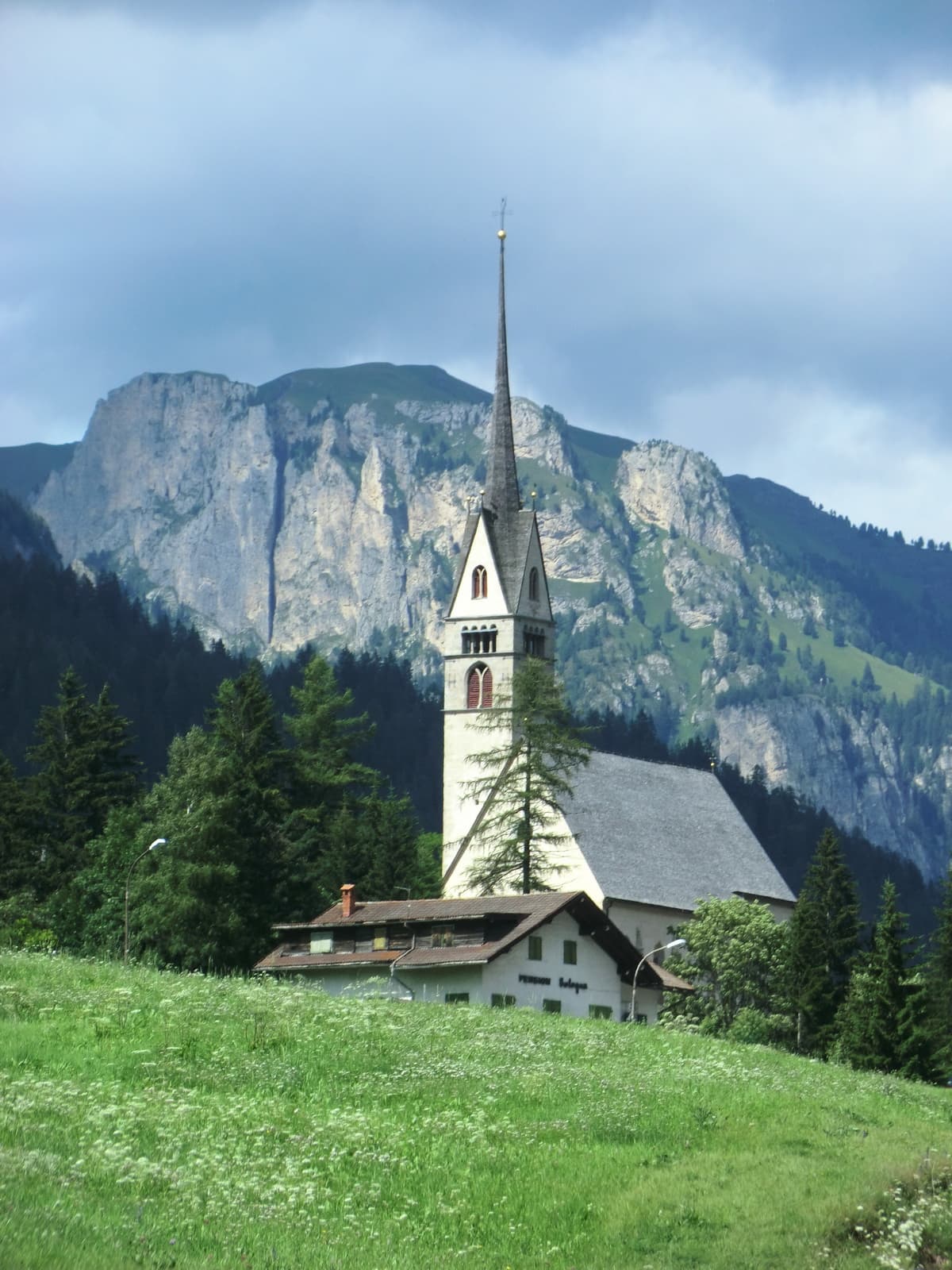 La chiesa di San Giovanni a Vigo di Fassa