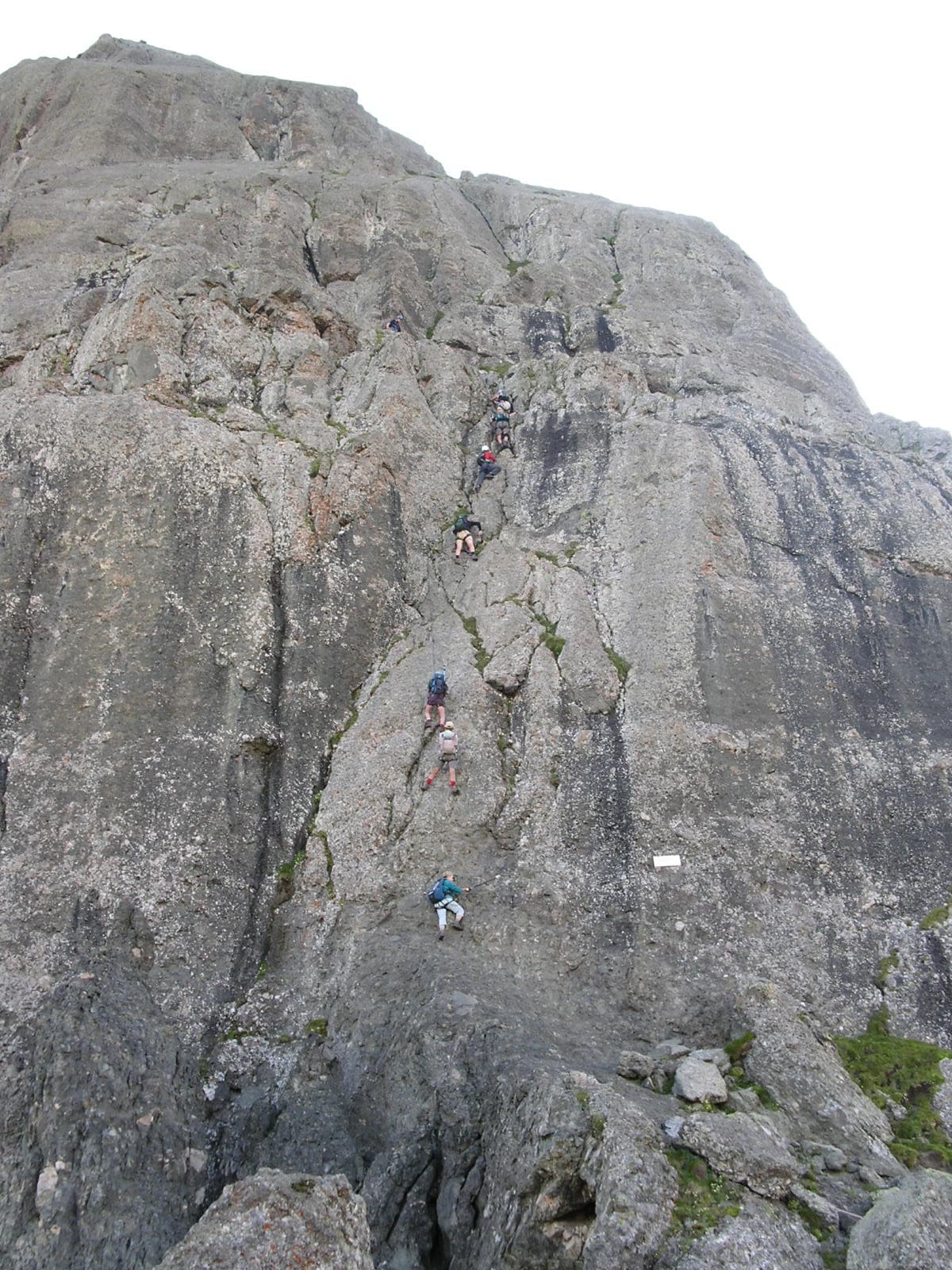 La via ferrata delle Trincee di fronte alla Marmolada