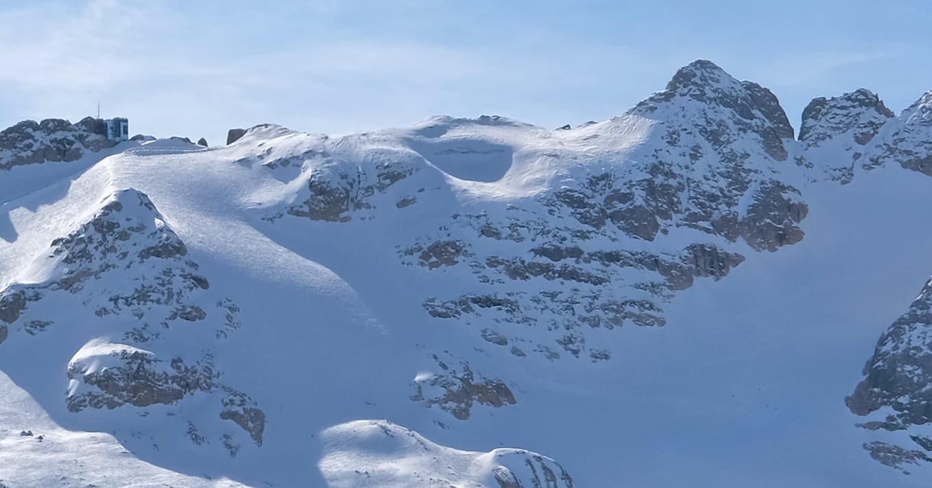 Il ghiacciaio della Marmolada visto dalla funivia di Punta Rocca